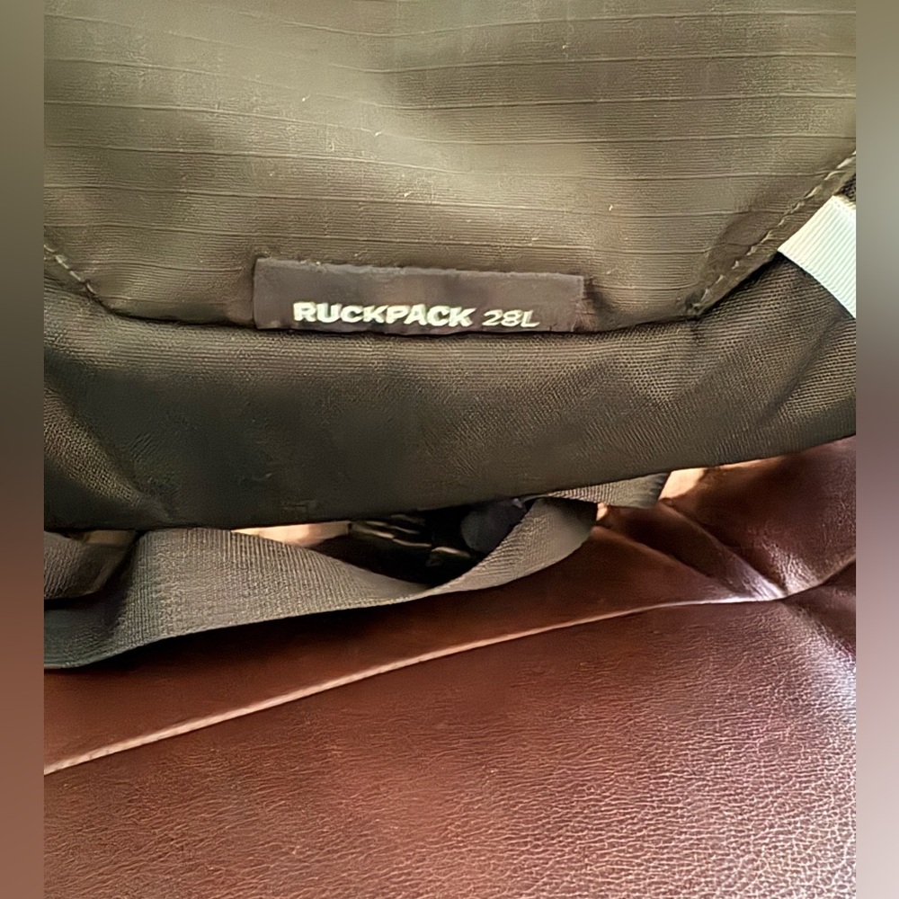 REI Ruckpack 28 L Green Daypack Backpack -NWOT - Picture 4 of 4